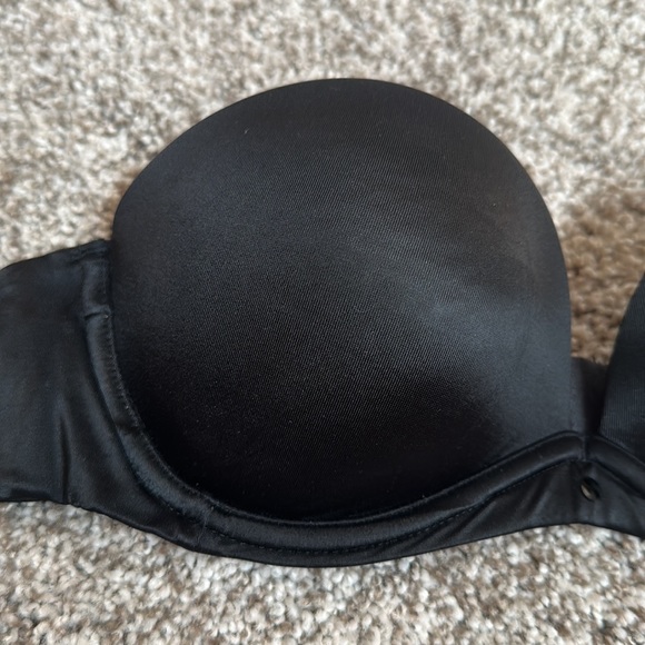 Victoria’s Secret Black Strapless Bra - Picture 2 of 7
